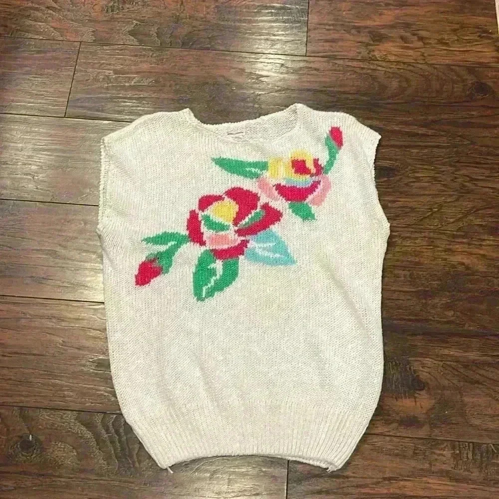 Vintage Knit Floral Detail Sweater